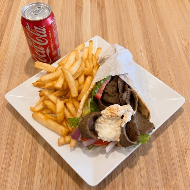 Lunch Classic Pita + 1 side.