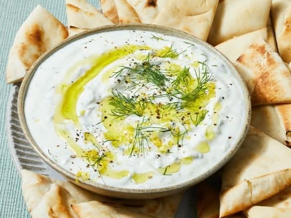 Sriracha Tzatziki Dip (12oz).